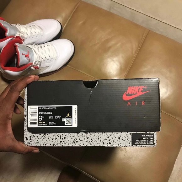 Air Jordan 5 Fire Red 2020 Silver tongue - Picture 6 of 10